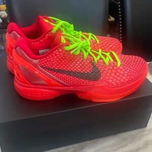 Kobe VI Protro Reverse Grinch